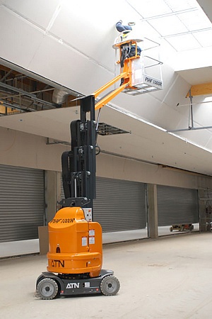 Вертикальный подъёмник PIAF 1000R Рабочая высота до 10 м, грузоподъёмность 200 кг
