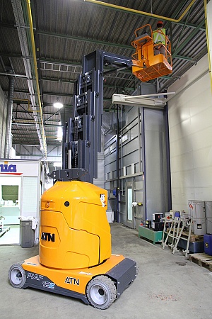 Вертикальный подъёмник PIAF 12RE Рабочая высота до 11.8 м, грузоподъёмность 200 кг